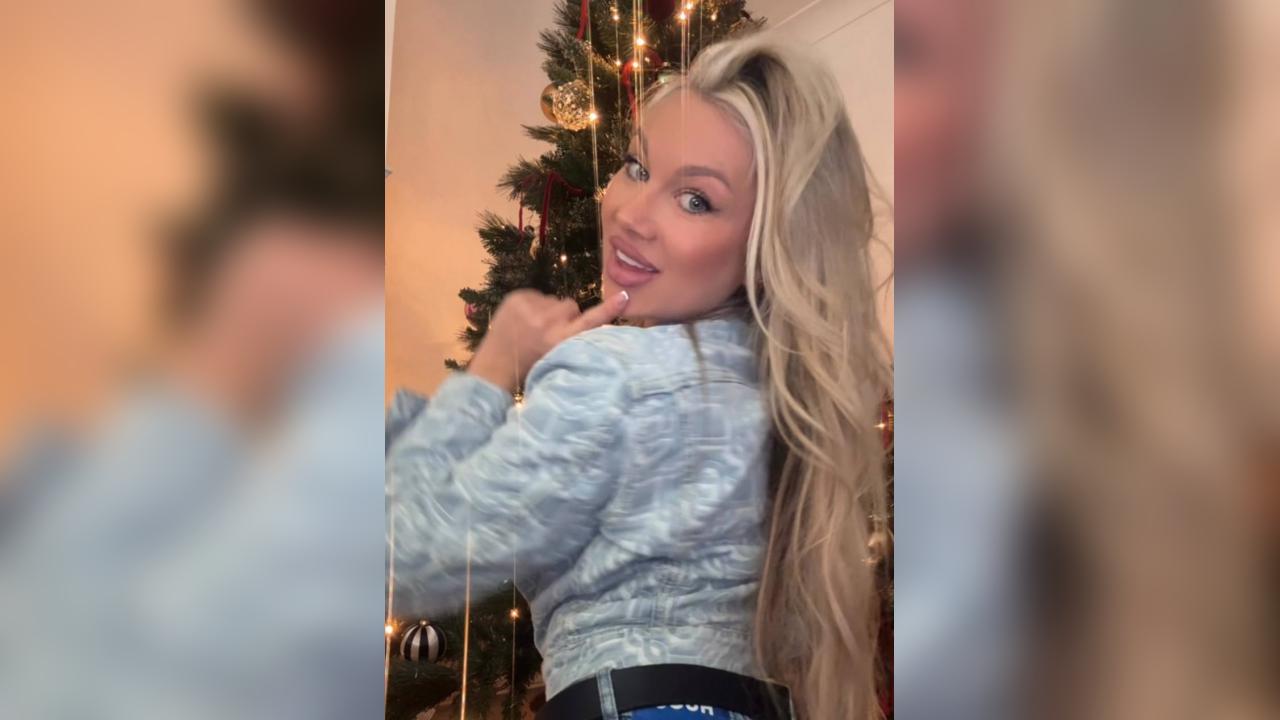 Webcam chat profile for AniLove2