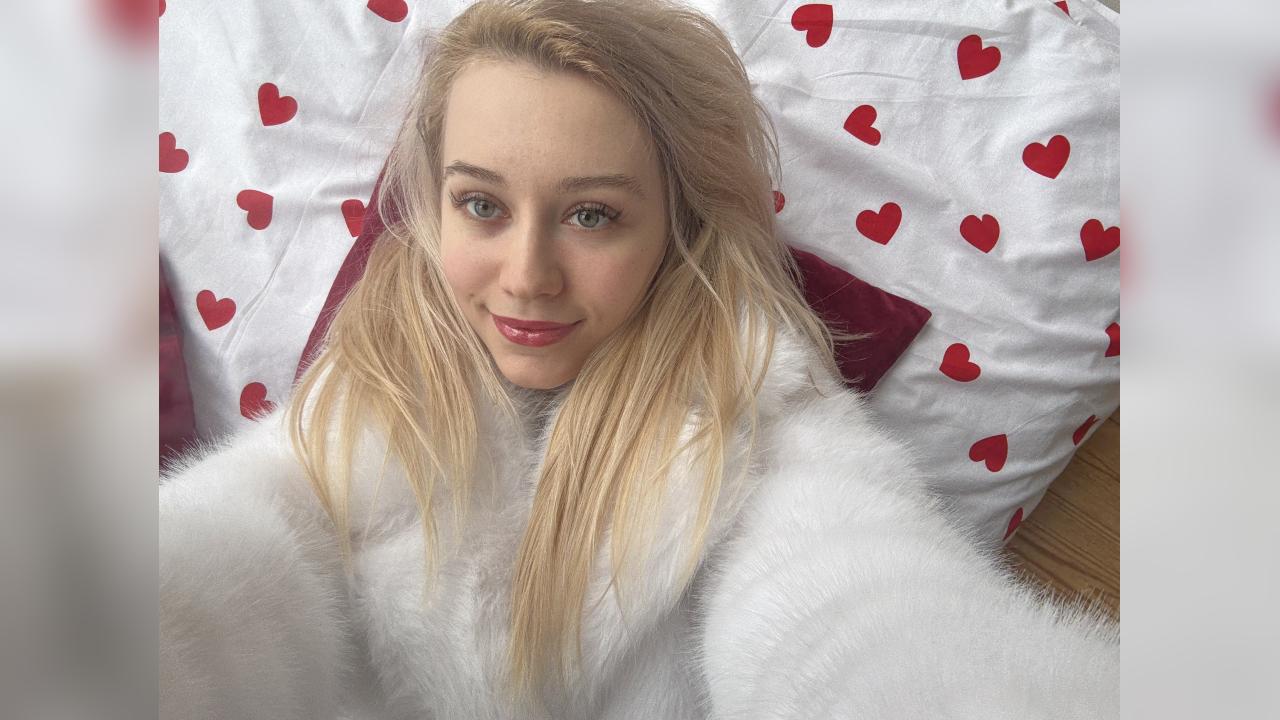 Webcam chat profile for IceIceCream: Dancing