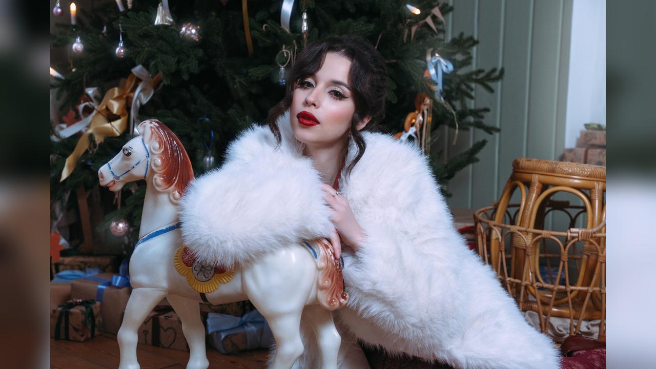 Webcam chat profile for LanaPierce: Legs, feet & shoes