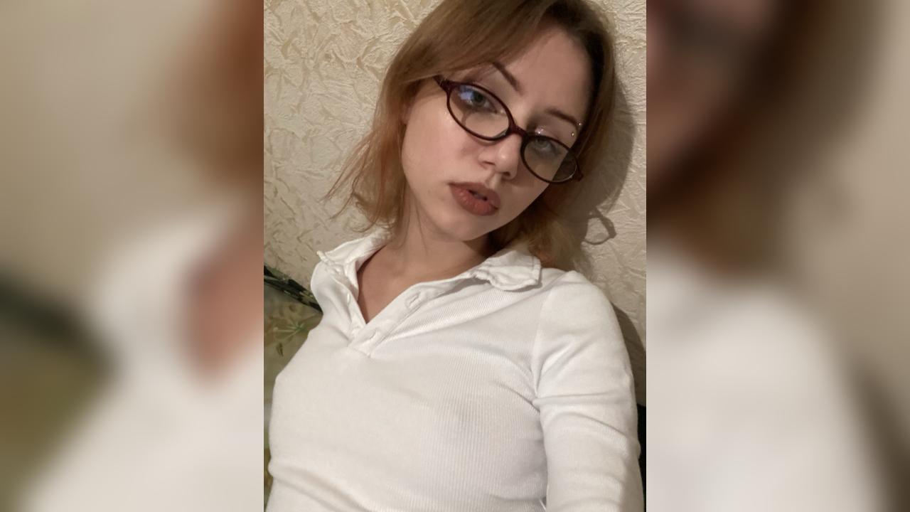 Webcam chat profile for PrettyAngel22: Humor