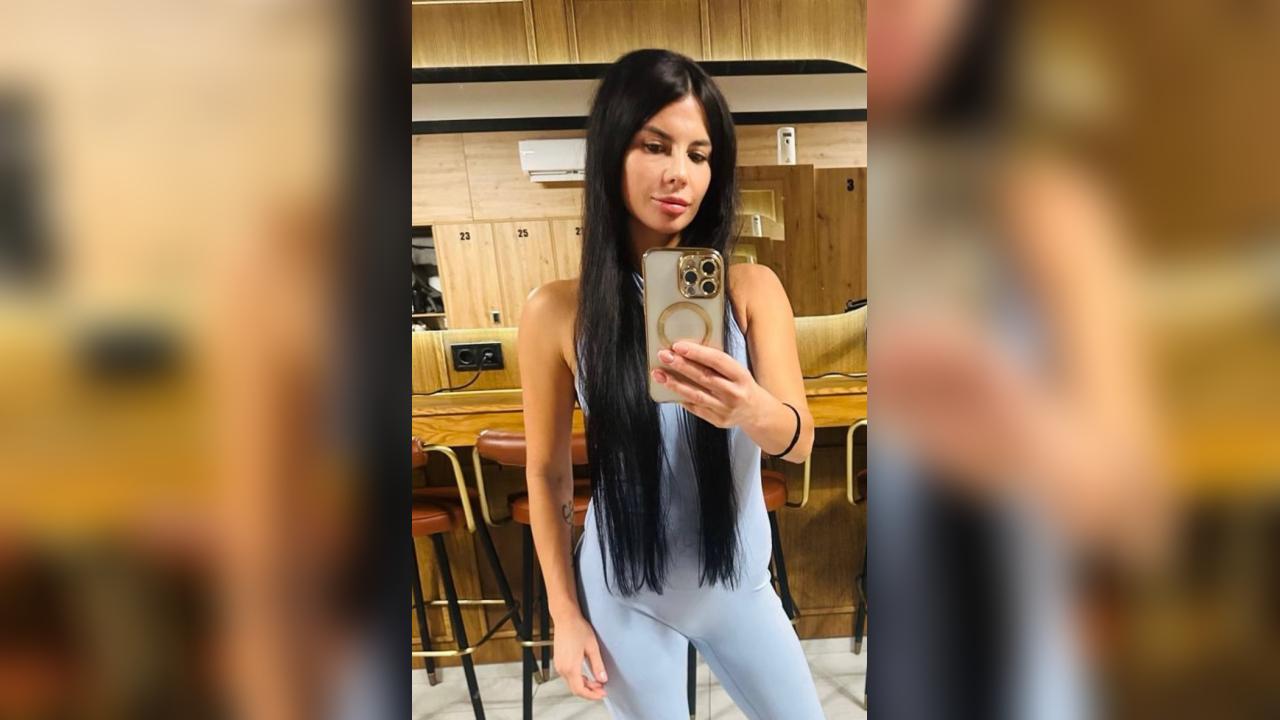 Webcam chat profile for Lyvona: Outfits