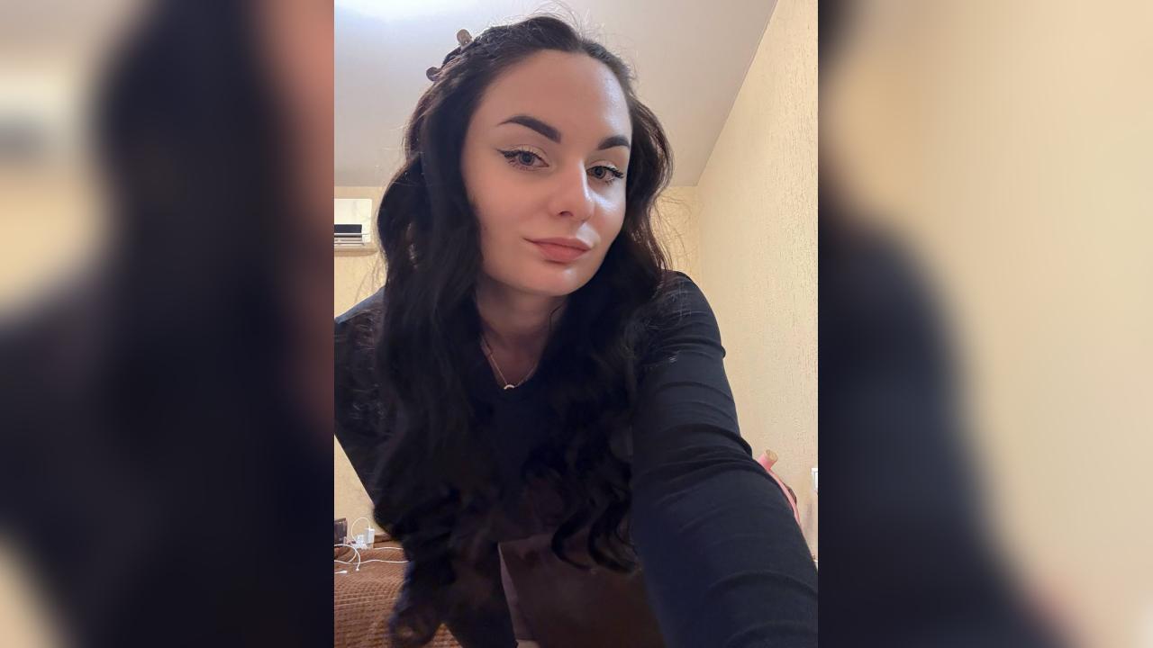 Webcam chat profile for MissYourKiss: Cooking