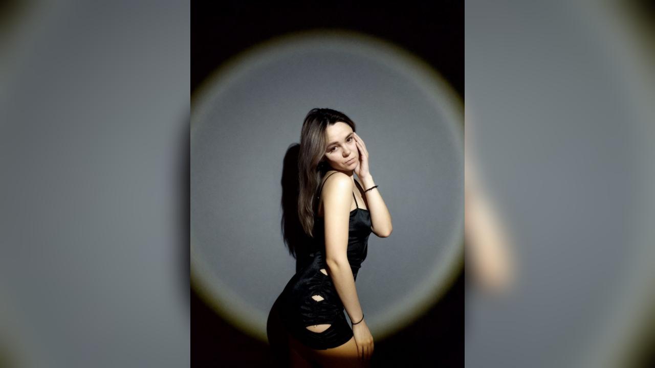 Webcam chat profile for Tavina: Dancing