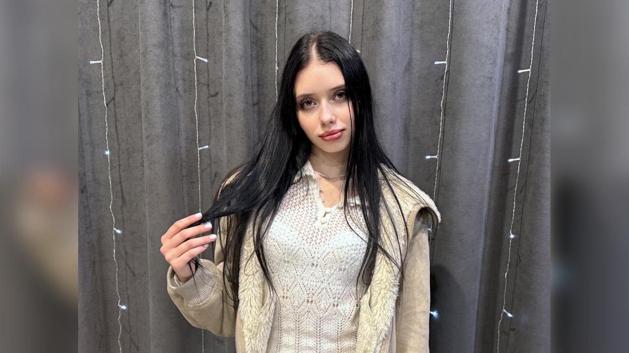 Webcam chat profile for AnitaC55: Legs, feet & shoes