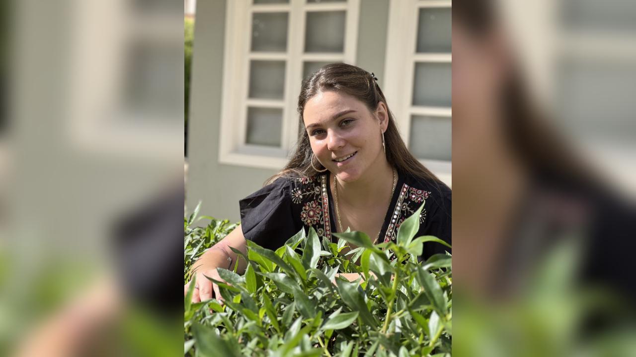 Webcam chat profile for Jeniya: Outfits