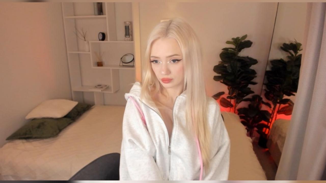 Webcam chat profile for AirPrincess: Legs, feet & shoes