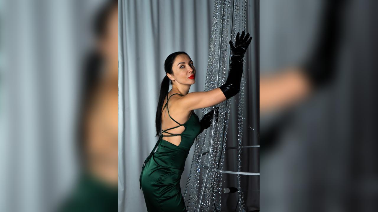 Webcam chat profile for Sweetie85: Bondage & discipline