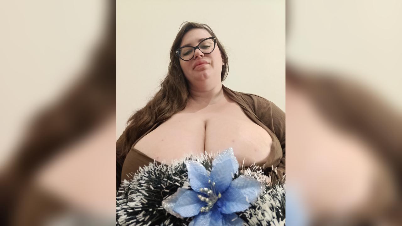 Webcam chat profile for putyourfacehere: Strip-tease