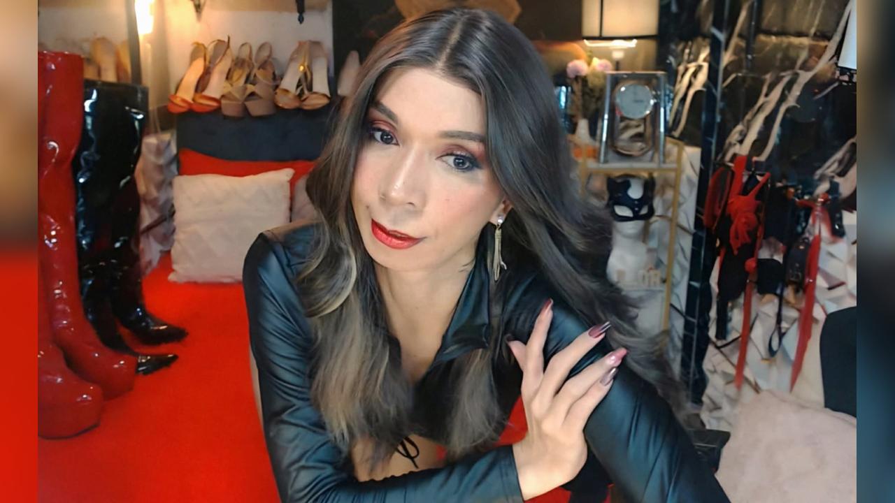 Webcam chat profile for CELINAFOX: Dominatrix