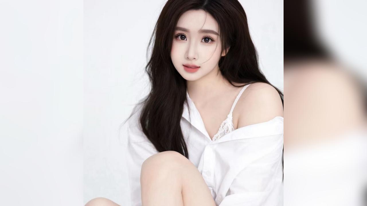 Webcam chat profile for BritneyEva: Leather