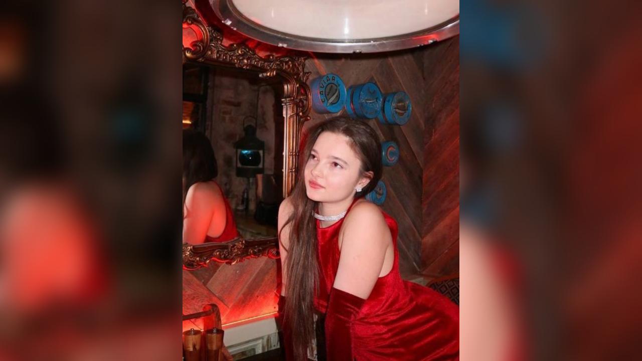 Webcam chat profile for NinaVibes: Ask about my Hobbies