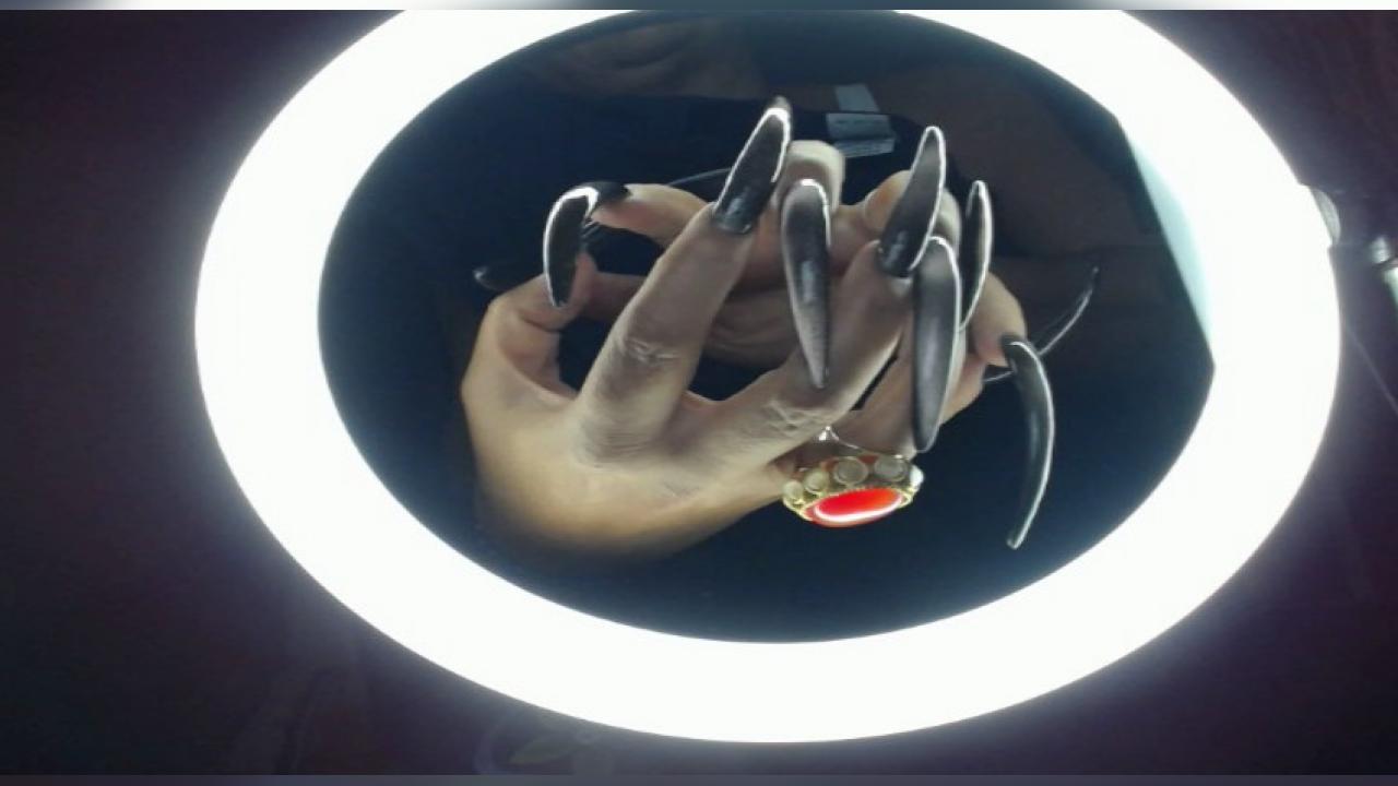 Webcam chat profile for MeryanNAILS: Exhibition