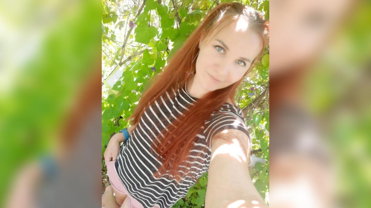 Webcam chat profile for F1lora: Ask about my Hobbies