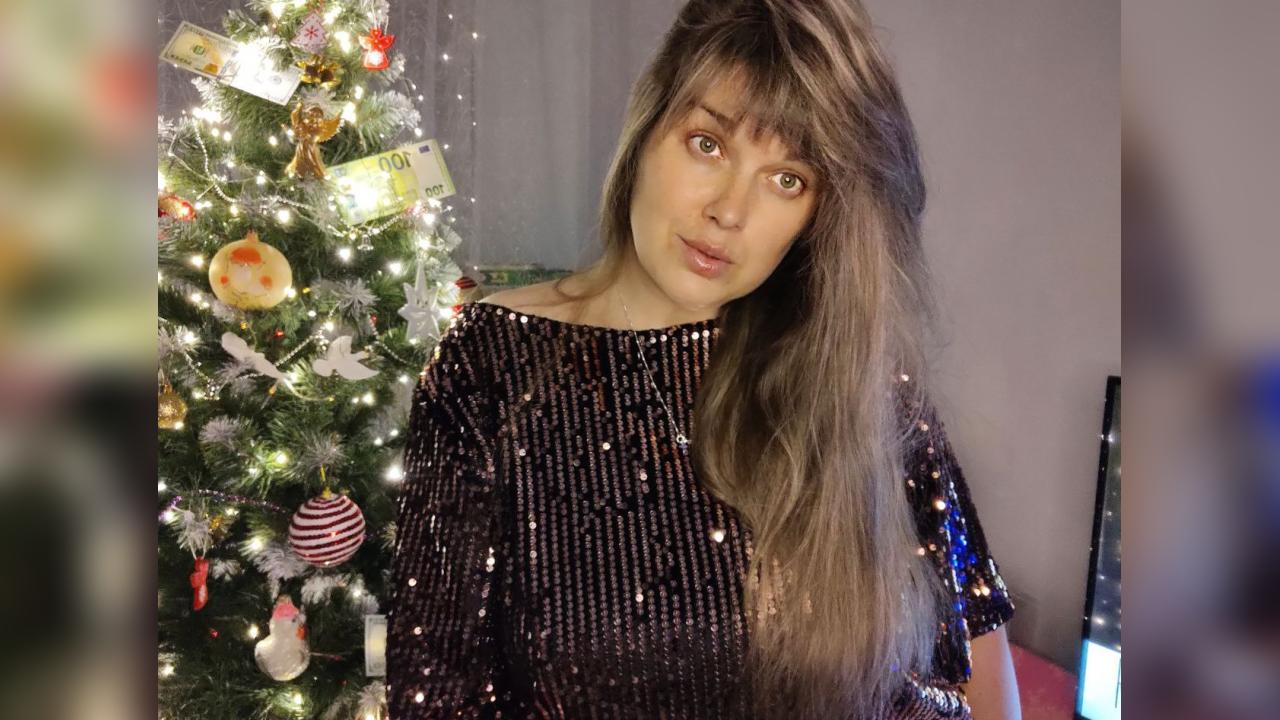 Webcam chat profile for KellyGentleTouc