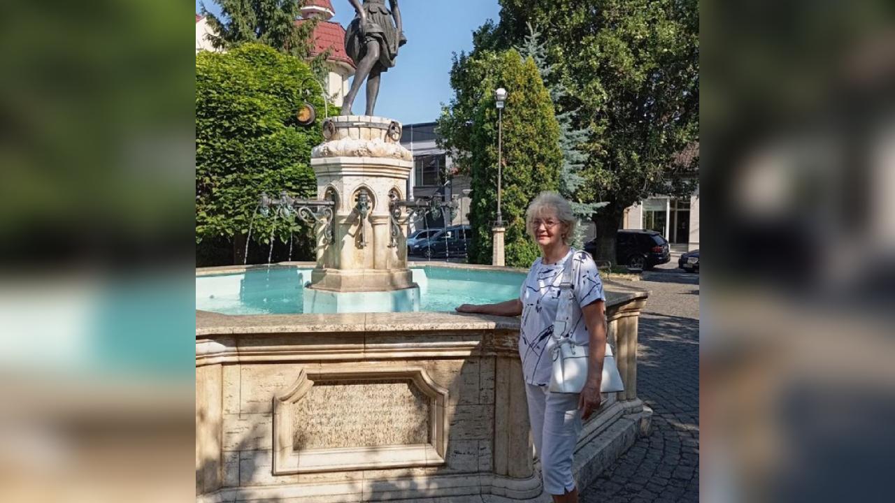 Webcam chat profile for CalypsoLoove: Kissing