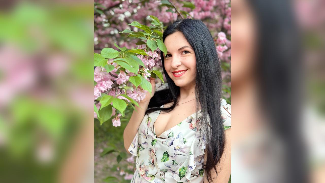 Webcam chat profile for 1Holly: Ask about my Hobbies