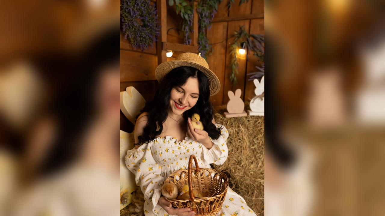 Webcam chat profile for 1Holly: Ask about my Hobbies