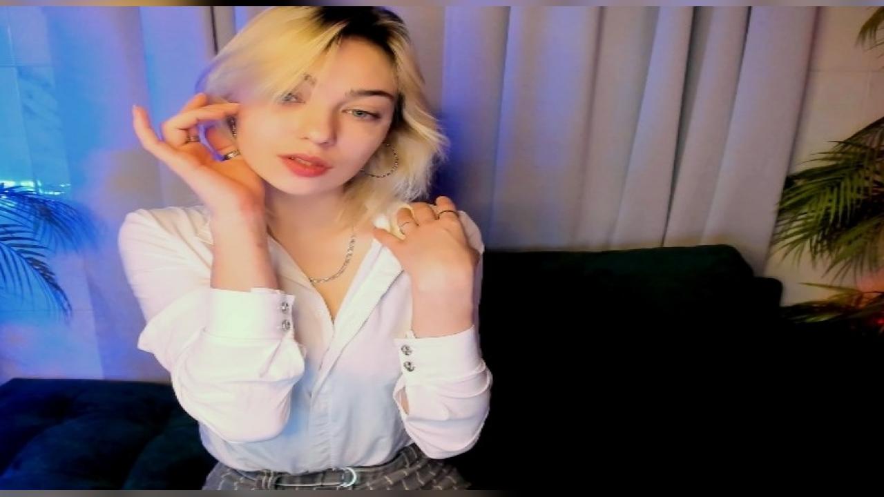 Webcam chat profile for AlysiaSun: Legs, feet & shoes