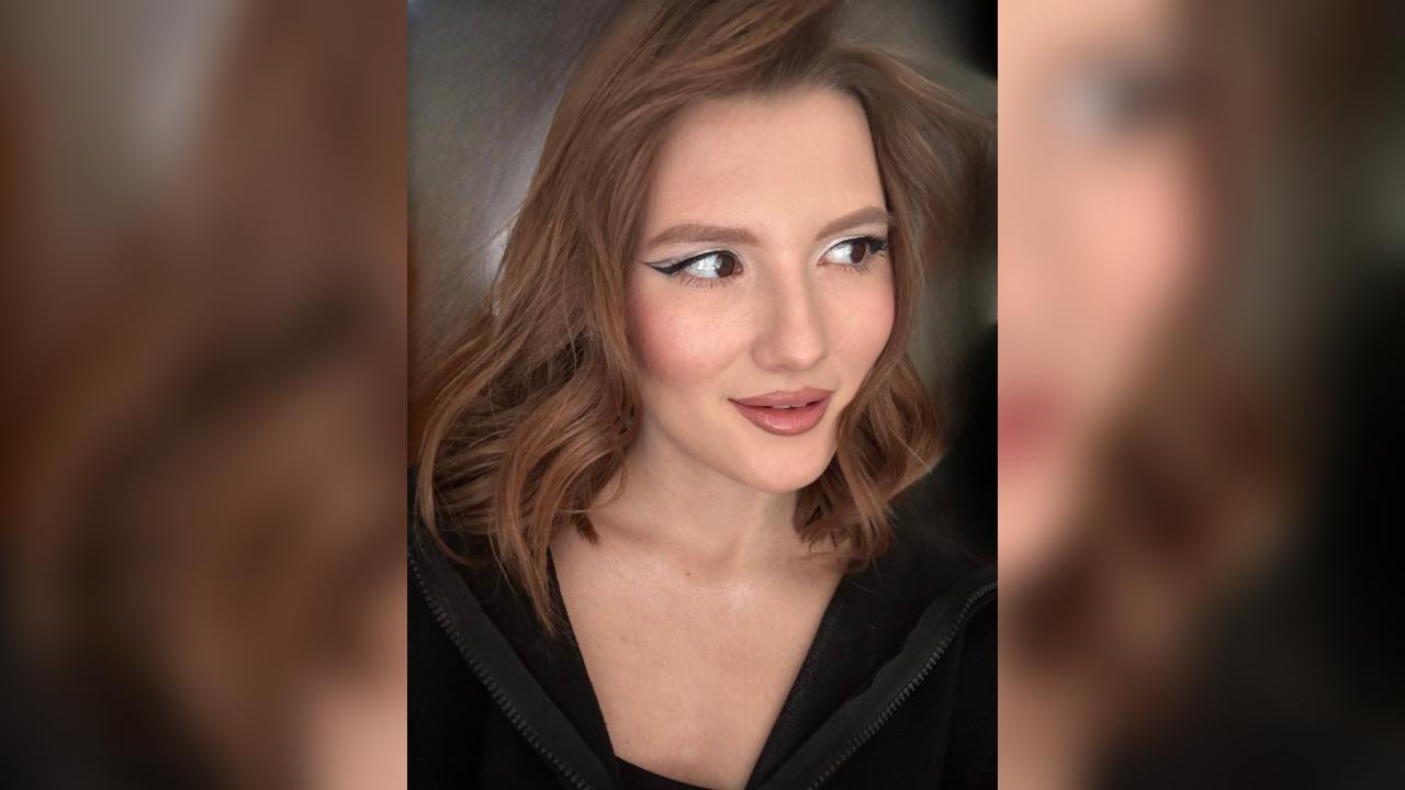 Webcam chat profile for EnchantingSiren: Ask about my Hobbies