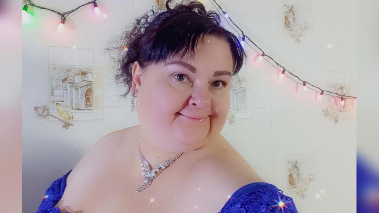 Webcam chat profile for BabySweetXX: Kissing