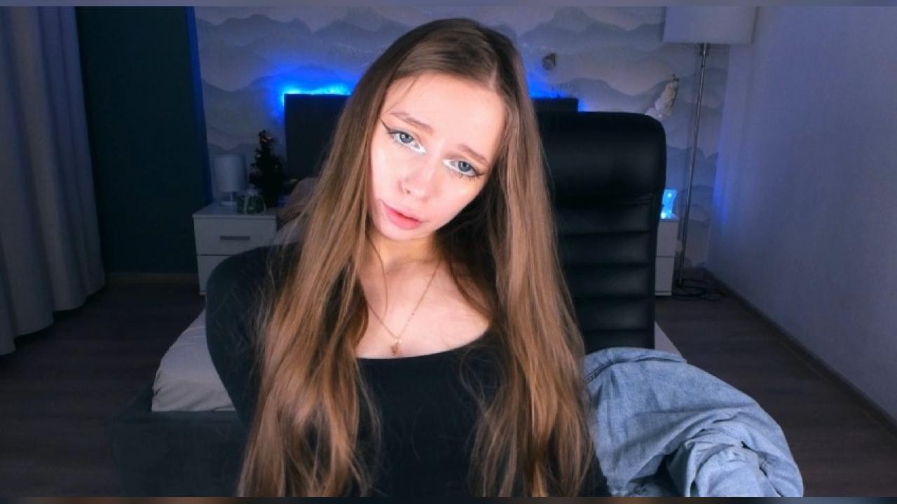 Webcam chat profile for AmiWaine: Kissing