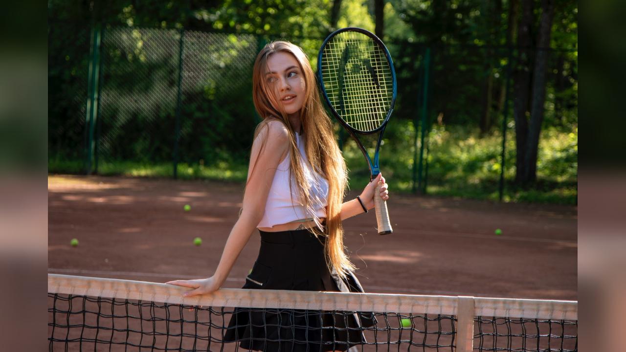 Webcam chat profile for CassieEvansson: Legs, feet & shoes