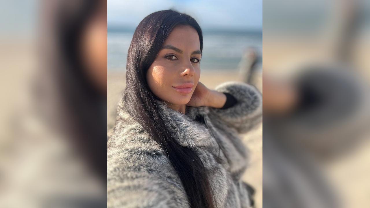 Webcam chat profile for Lyvona: Outfits