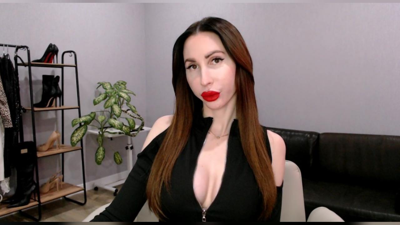 Webcam chat profile for EllaSea: Leather