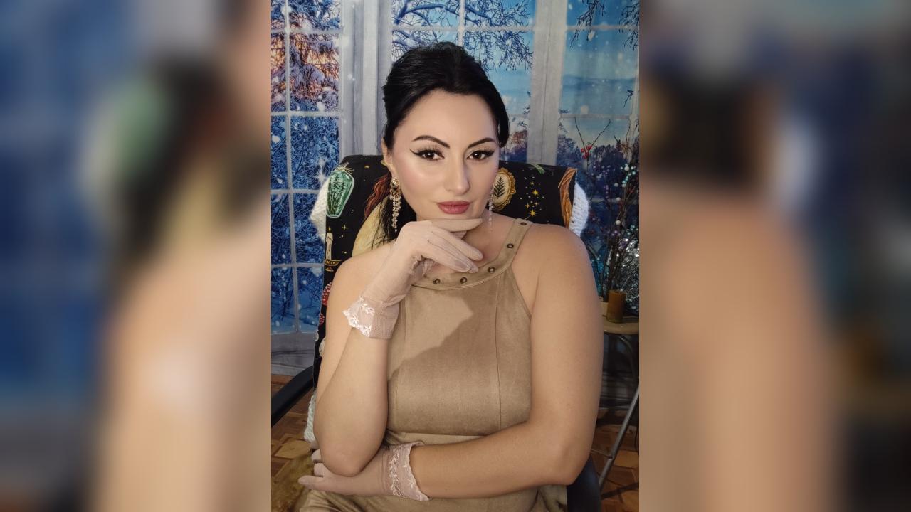 Webcam chat profile for Izida: Humor