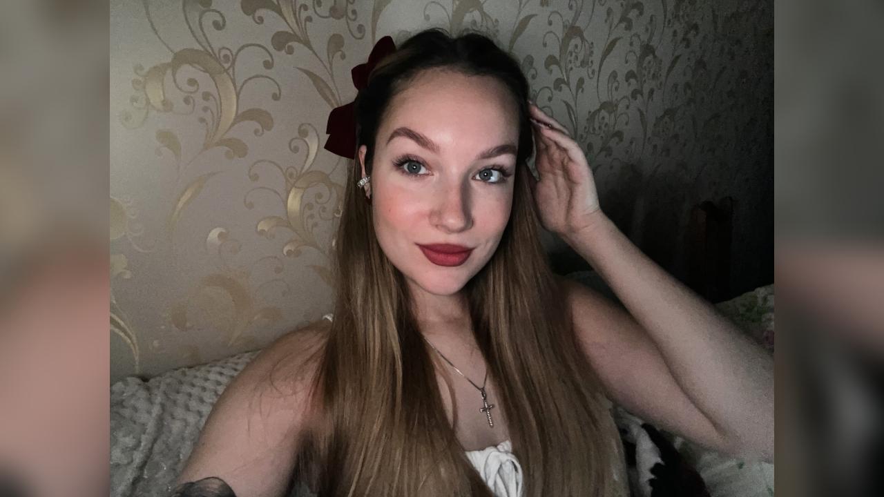 Webcam chat profile for DianaCherry: Cooking