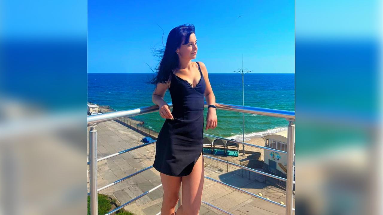 Webcam chat profile for LorraineSky: Outfits