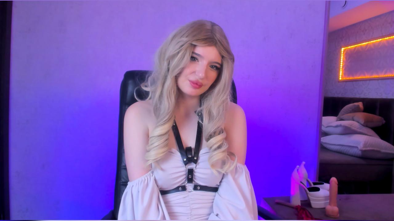 Webcam chat profile for LisaBevy: Dominatrix