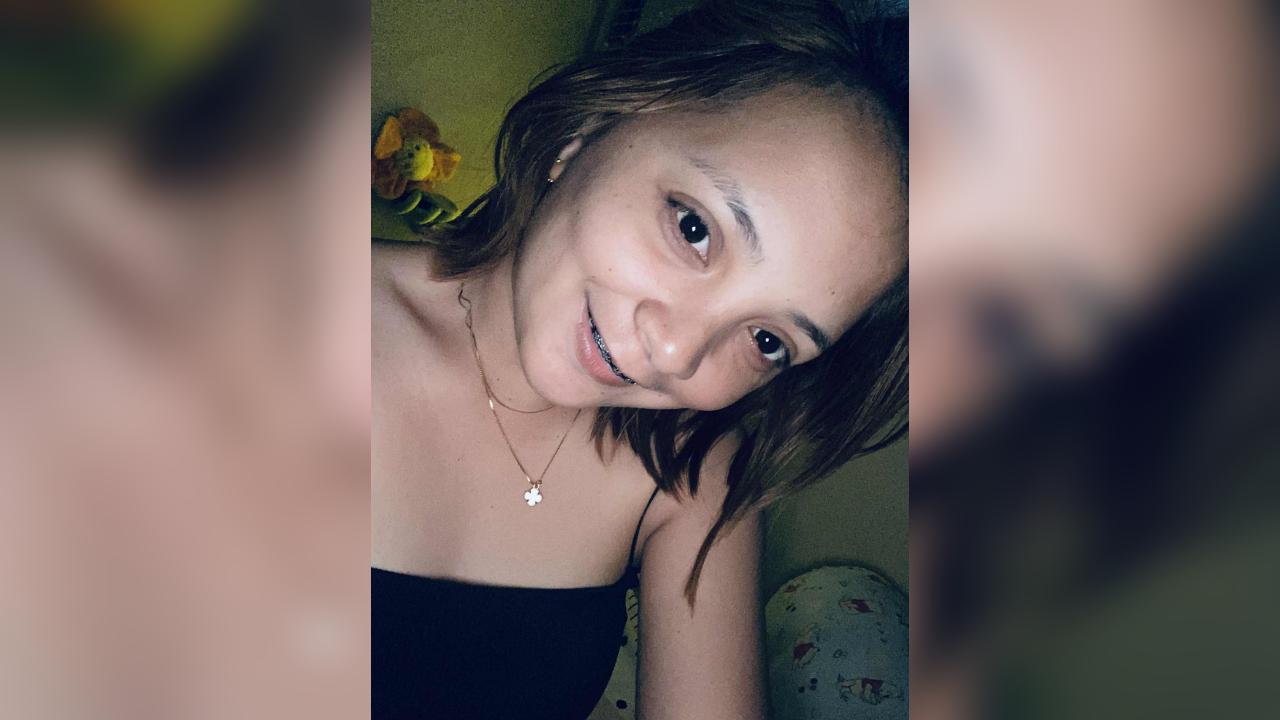 Webcam chat profile for yvonne: Nails