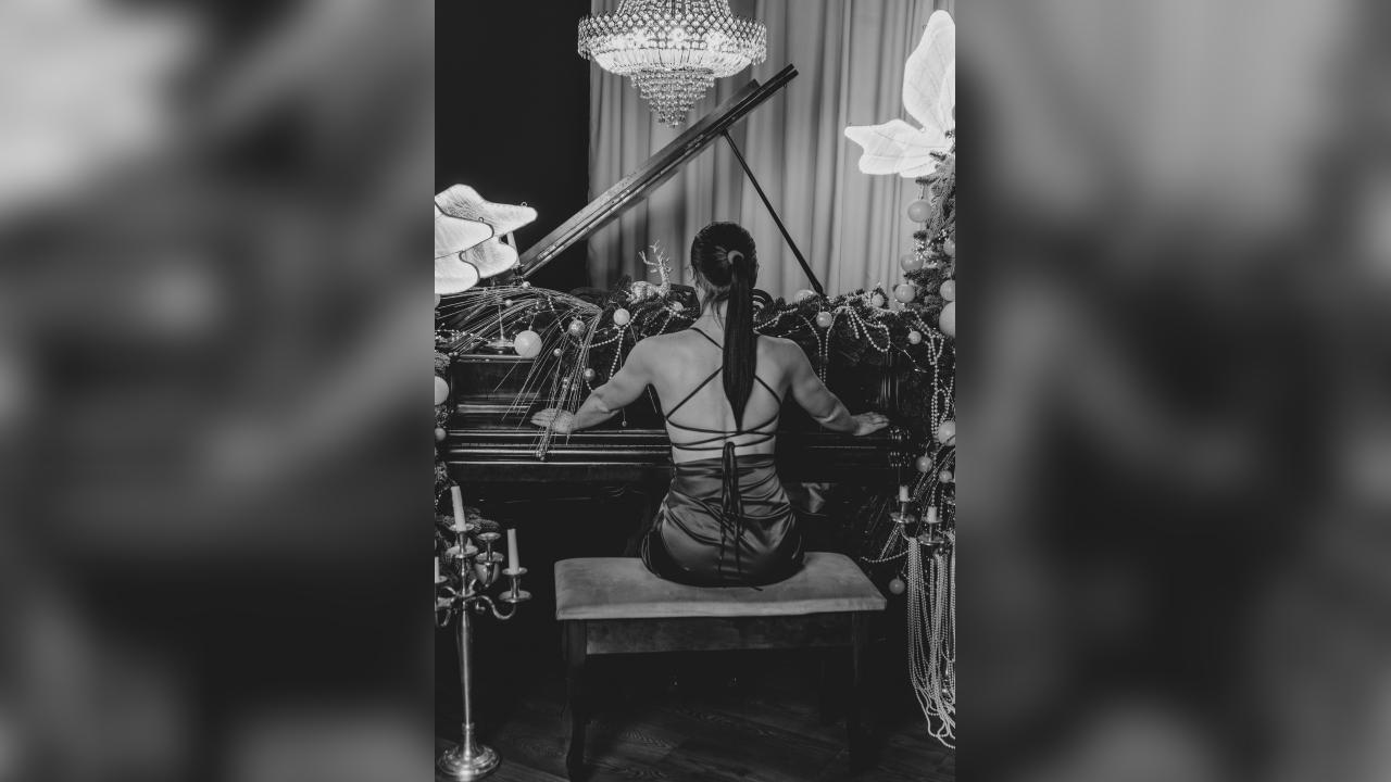 Webcam chat profile for Sweetie85: Bondage & discipline