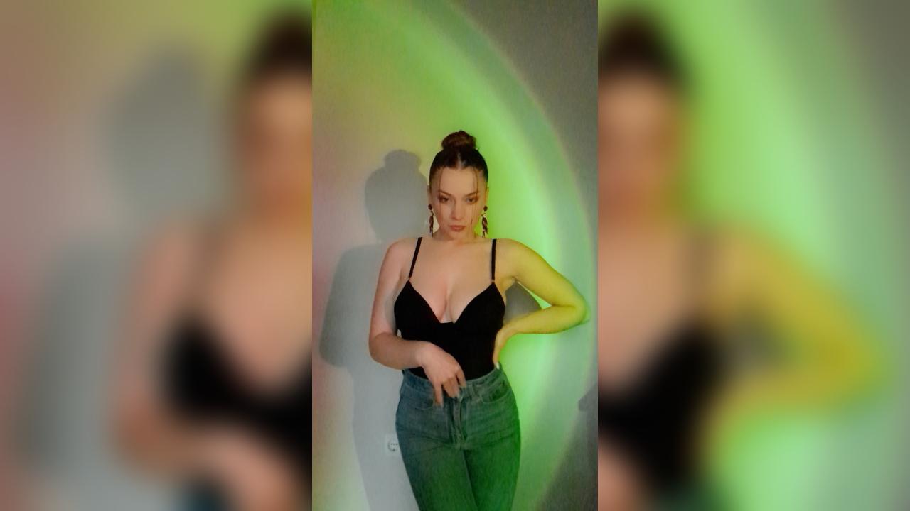 Webcam chat profile for Miralyn: Ask about my Hobbies