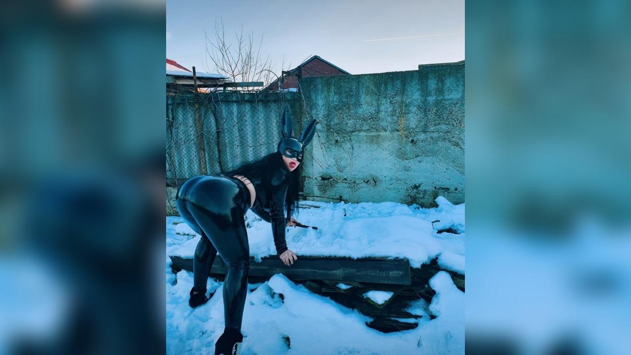 Webcam chat profile for Amyinna: Leather