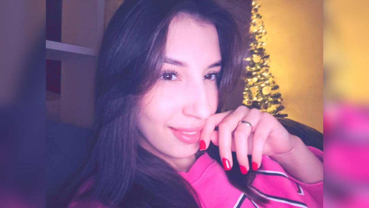 Webcam chat profile for ShadowRose