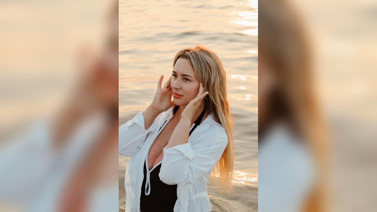 Webcam chat profile for MagicMelody