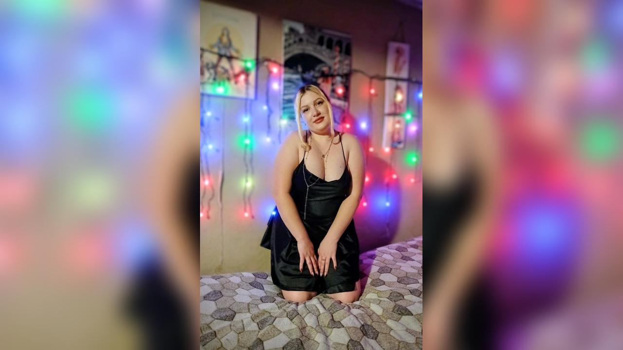 Webcam chat profile for Rietela: Ask about my Hobbies