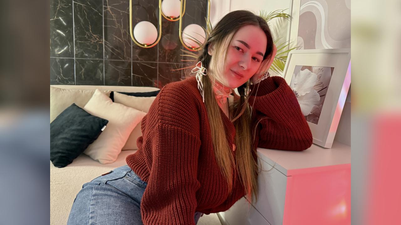 Webcam chat profile for EmmaBloomm: Dominatrix