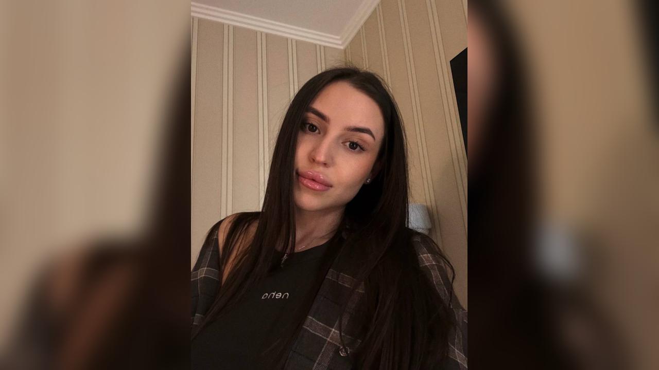 Webcam chat profile for Violet