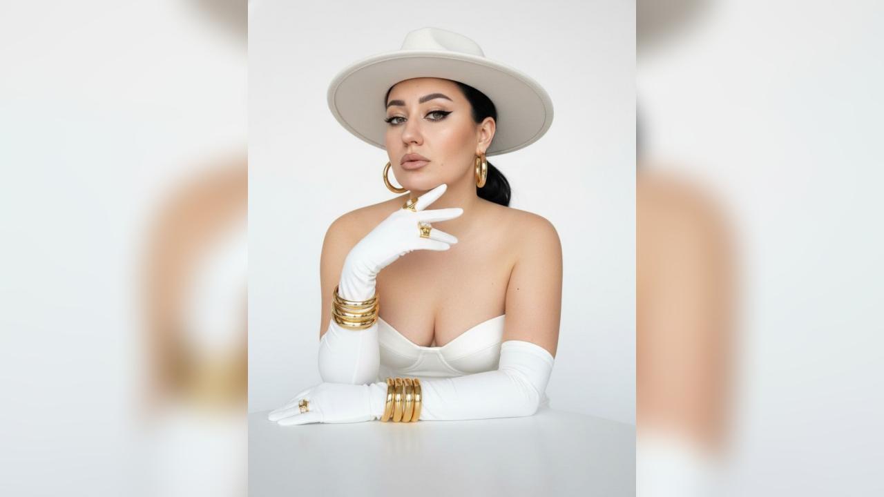 Webcam chat profile for VeraLune: Dancing