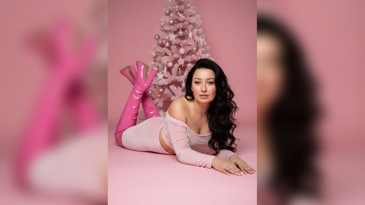 Webcam chat profile for VeraLune: Dancing