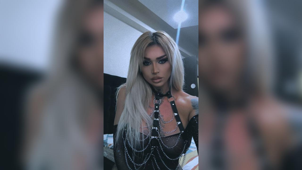 Webcam chat profile for AlenaRios: Jerking off