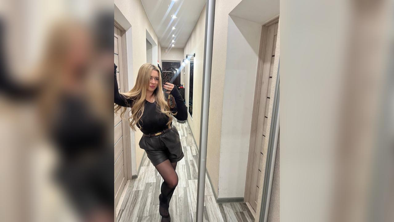 Webcam chat profile for MagicMelody