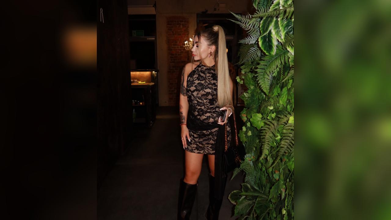 Webcam chat profile for 3OmiKo