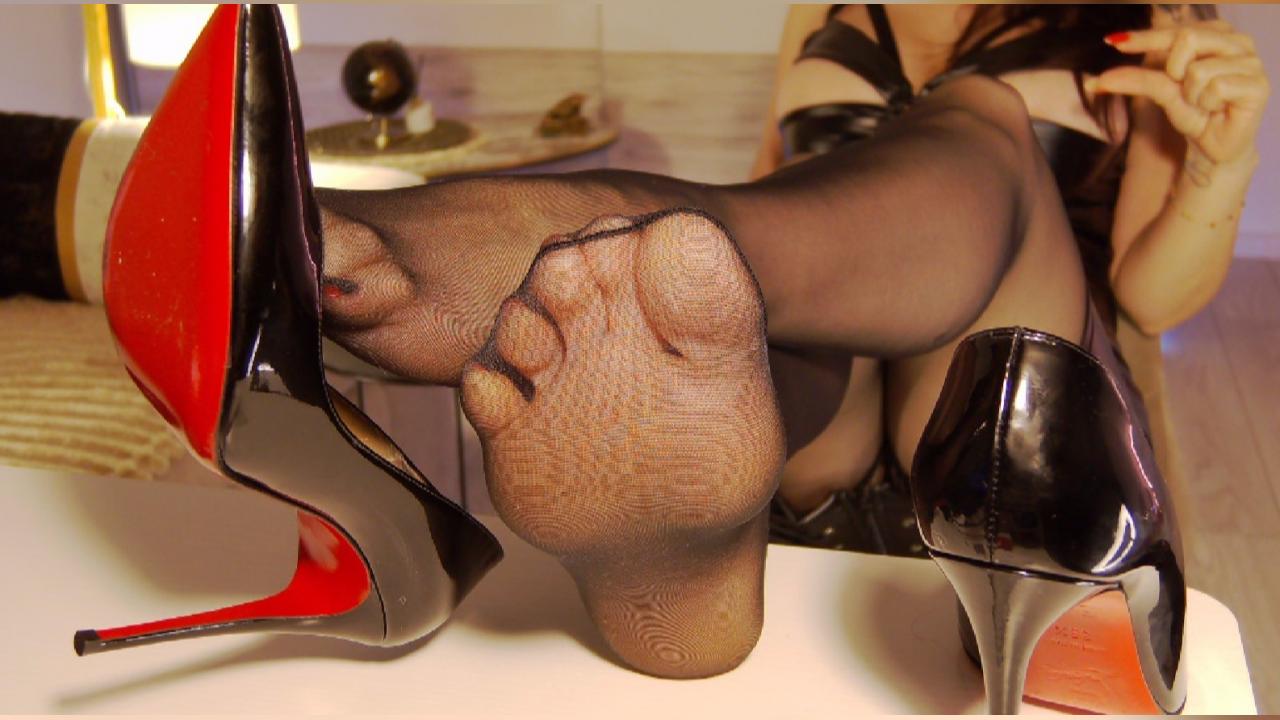 Webcam chat profile for IcommandUobey: Dominatrix