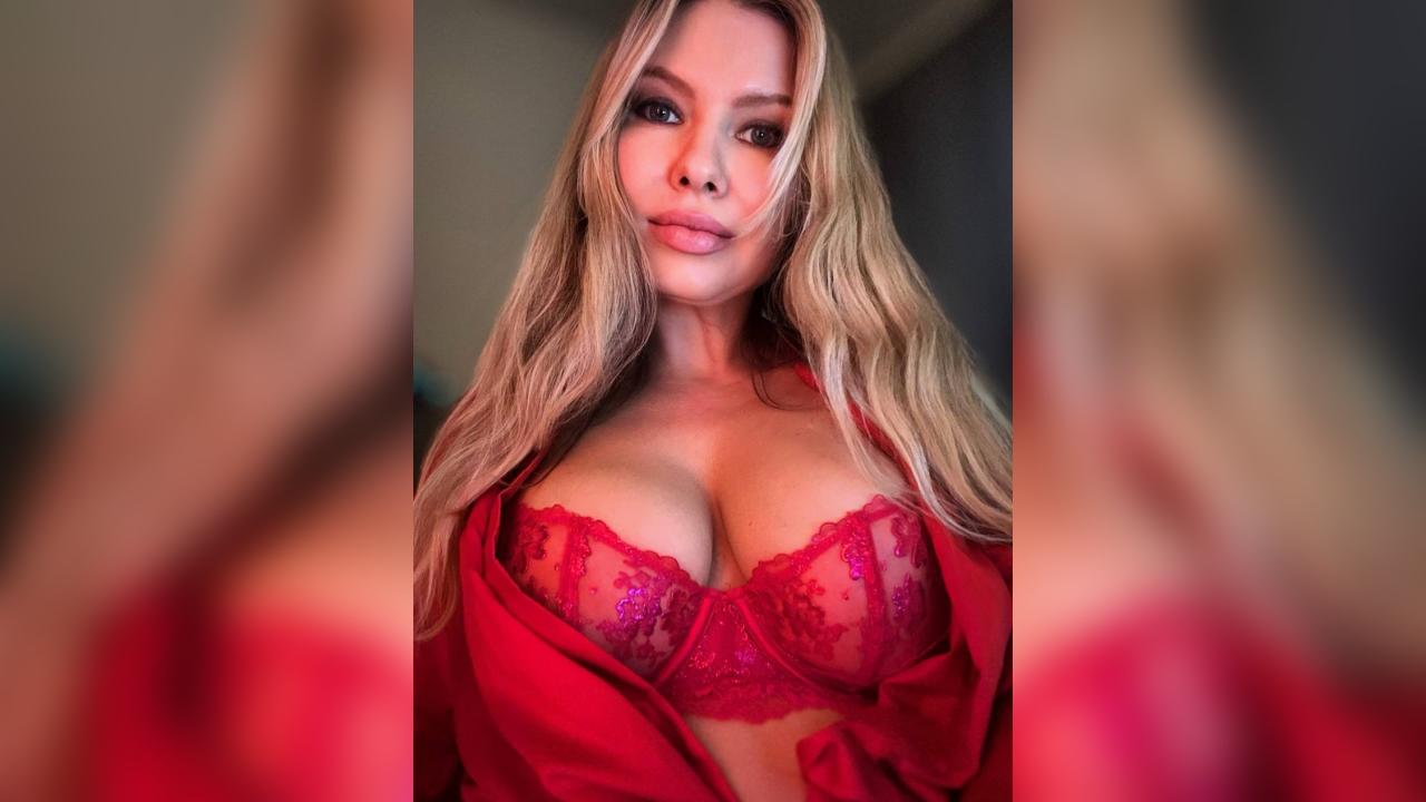 Webcam chat profile for LeliFre1: Outfits