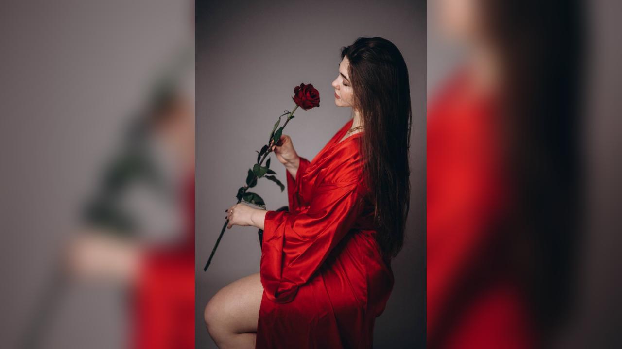 Webcam chat profile for TatiAllure: Nails