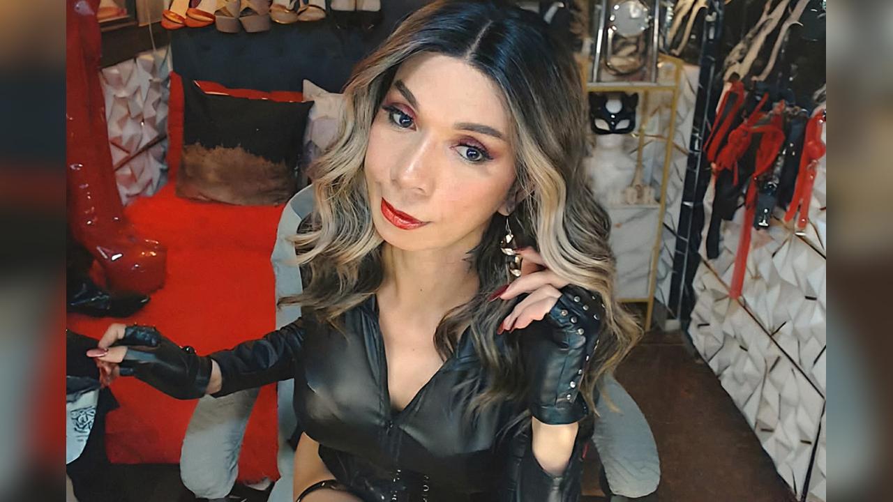 Webcam chat profile for CELINAFOX: Dominatrix